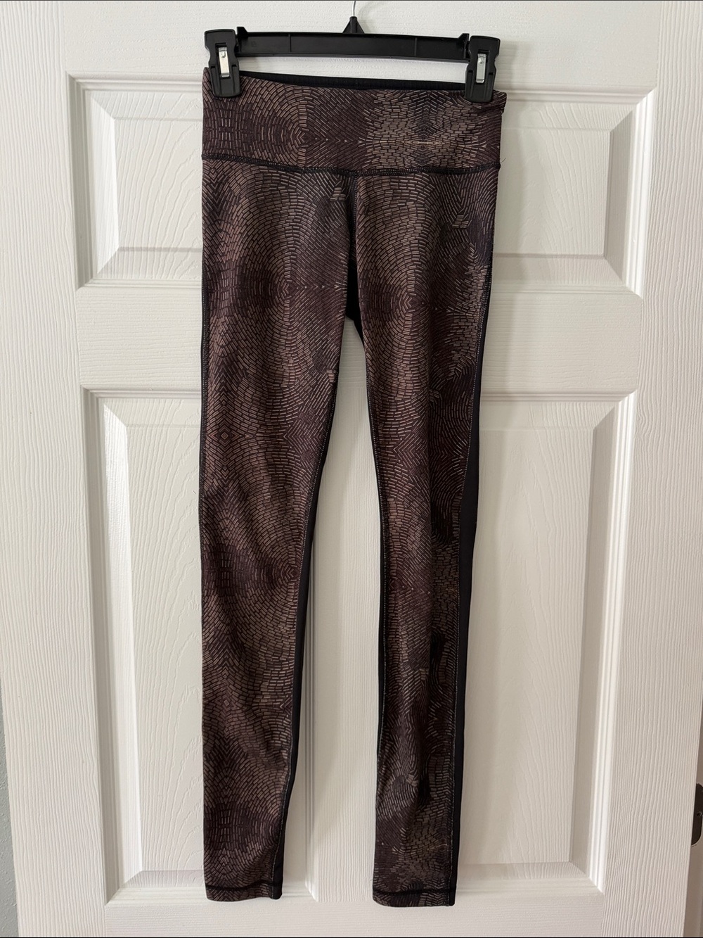 lululemon athletica Brown & Black Textured High-Rise Leggings